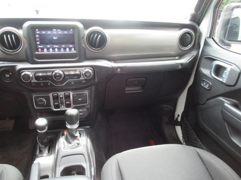 Used 2020 Jeep Gladiator Sport w/ Quick Order Package 24S AWD/4WD image 14