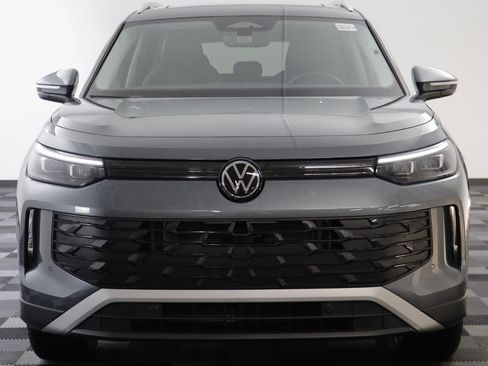 New 2026 Volkswagen Tiguan SE image 21