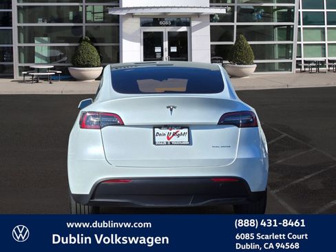 Used 2023 Tesla Model Y Long Range image 5