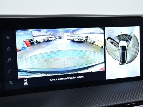 Certified 2025 Nissan Kicks SR image 21