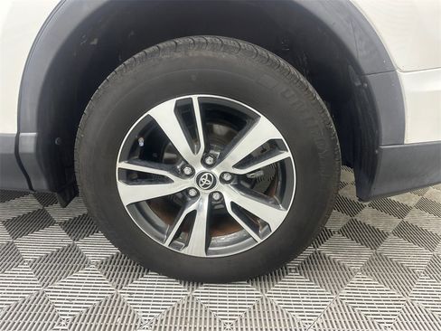 Used 2017 Toyota RAV4 XLE image 21