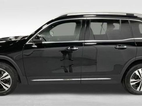 New 2025 Mercedes-Benz GLB 250 4MATIC image 6