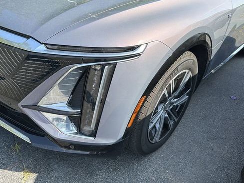 Used 2024 Cadillac Lyriq Luxury RWD image 3