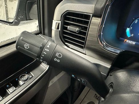 Used 2025 Ford F150 Lariat w/ Equipment Group 501A Mid image 22