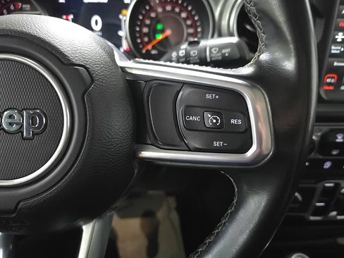 Used 2020 Jeep Wrangler Unlimited Sahara w/ Uconnect 4C Nav & Sound Group AWD/4WD image 20