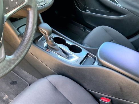 Used 2021 Chevrolet Malibu LS FWD image 15