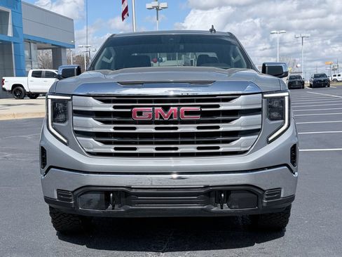 Used 2024 GMC Sierra 1500 SLE image 3