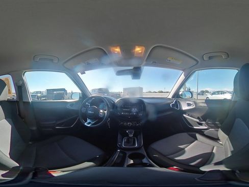 Used 2025 Kia Soul LX w/ LX Technology Package FWD image 40