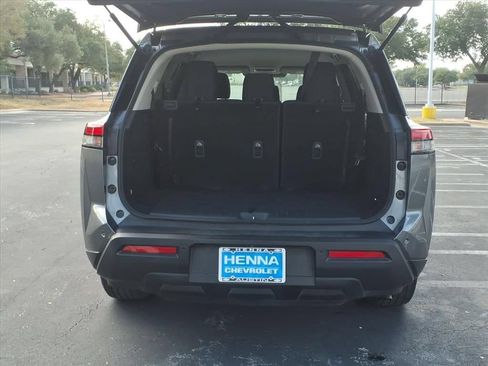 Used 2022 Nissan Pathfinder S FWD image 16