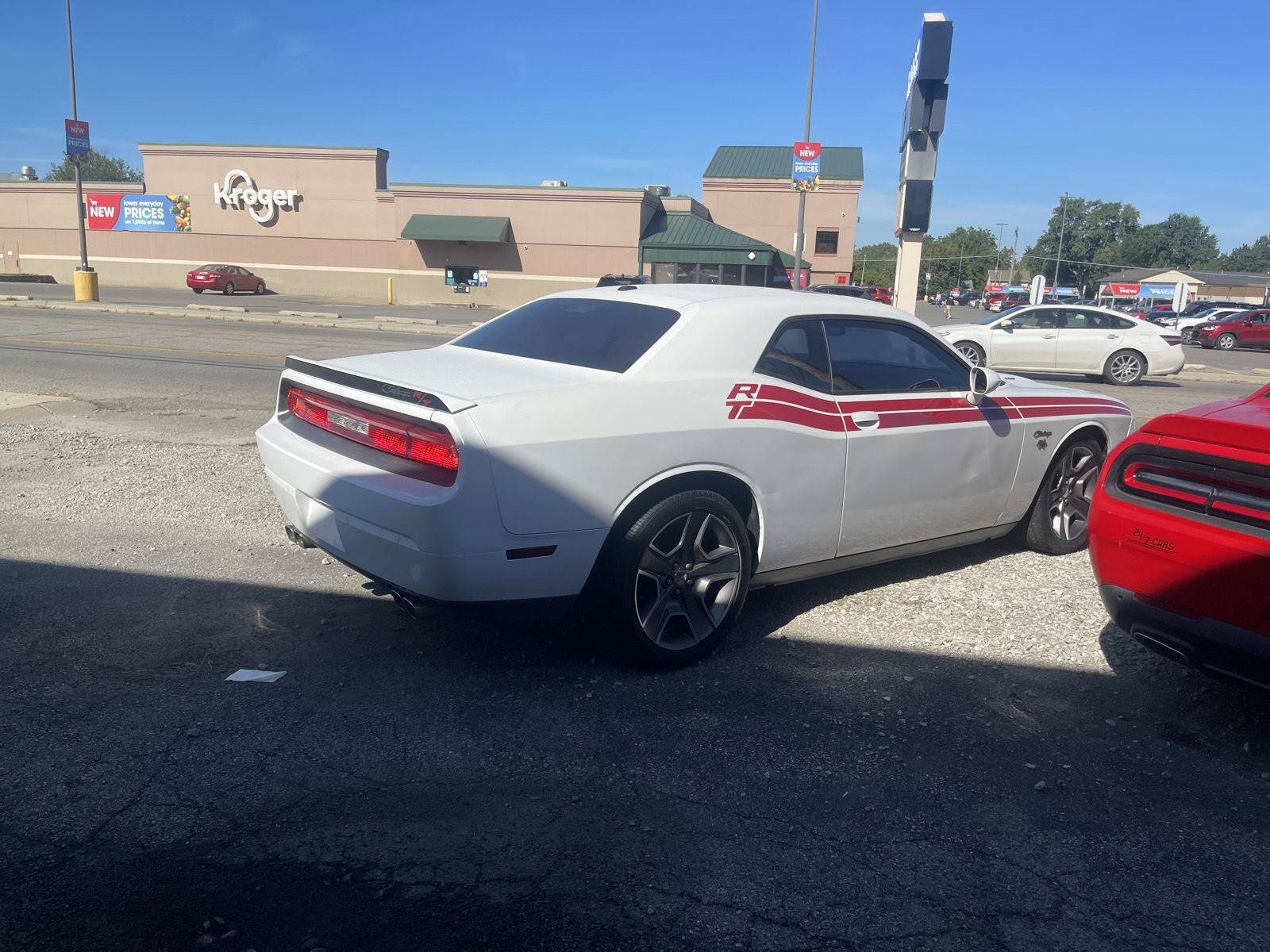Used 2014 Dodge Challenger R/T RWD image 2