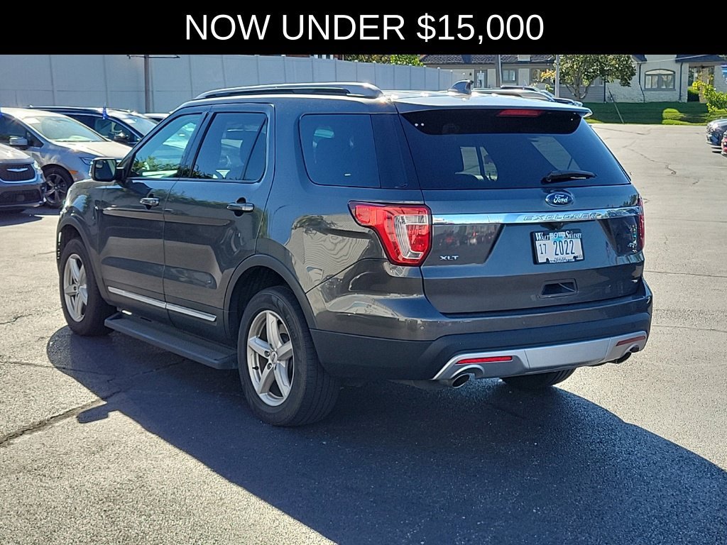 Used 2017 Ford Explorer XLT w/ Equipment Group 202A AWD/4WD image 3