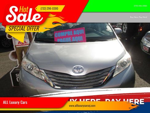 Used 2014 Toyota Sienna XLE image 1