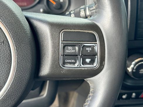 Used 2015 Jeep Patriot Latitude AWD/4WD image 25