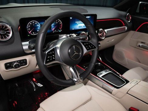Certified 2026 Mercedes-Benz GLB 250 4MATIC image 16
