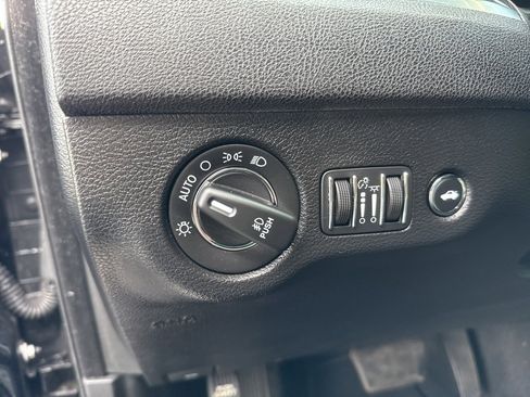 Used 2022 Chrysler 300 Touring L w/ Popular Equipment Group image 33