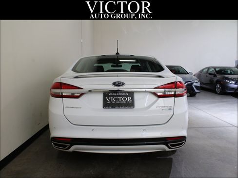 Used 2018 Ford Fusion Titanium image 9