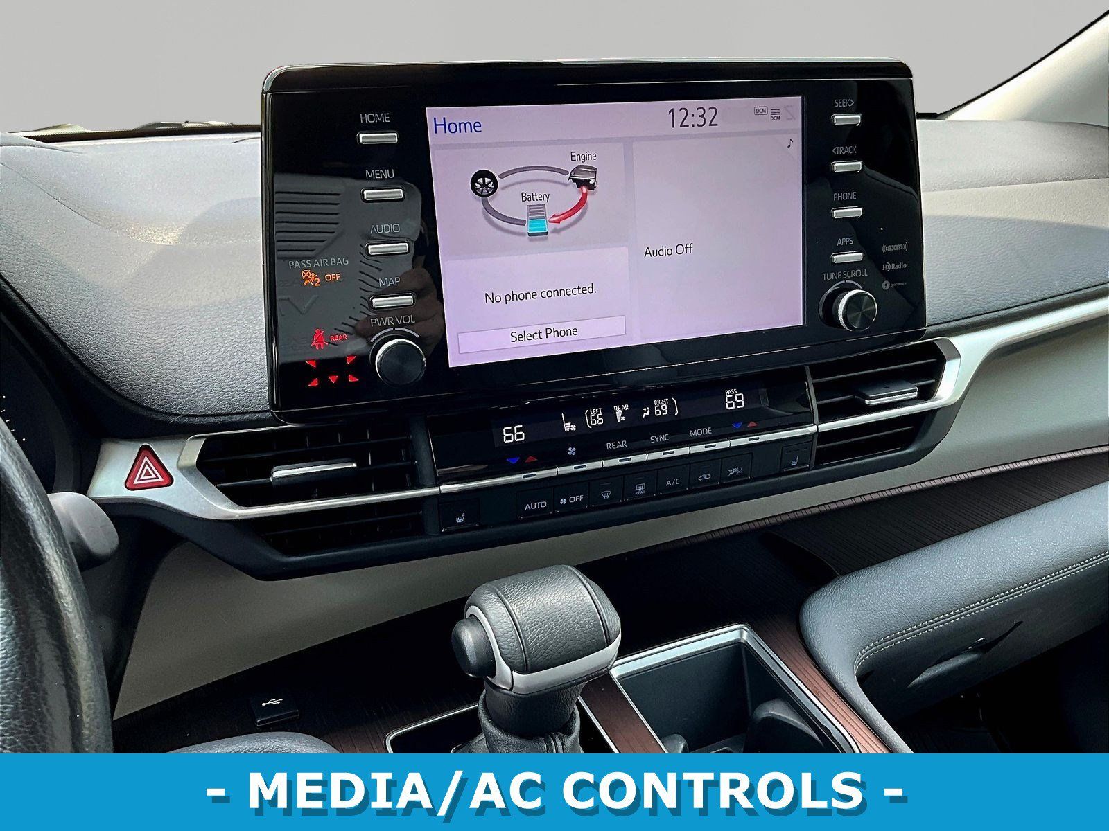 Used 2024 Toyota Sienna XLE AWD/4WD image 9