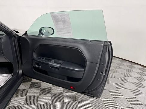 Used 2014 Dodge Challenger R/T Plus RWD image 31