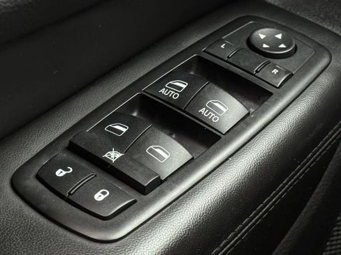 Used 2013 Jeep Grand Cherokee Limited image 22