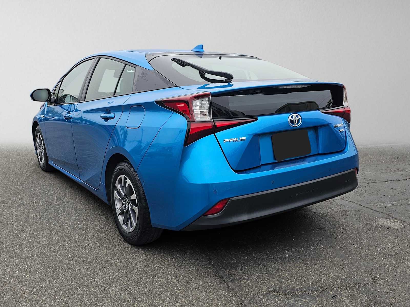 Used 2019 Toyota Prius XLE w/ Premium Convenience Package FWD image 5