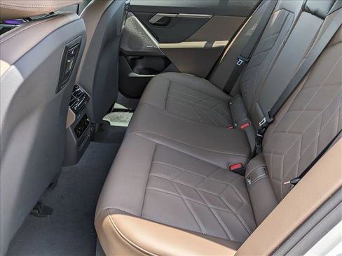 Used 2026 BMW 540i xDrive 540i xDrive w/ Premium Package image 17