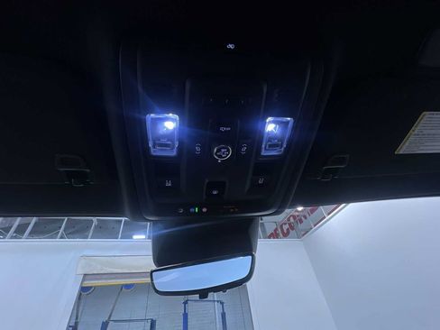 Used 2023 Cadillac Escalade Premium Luxury image 31