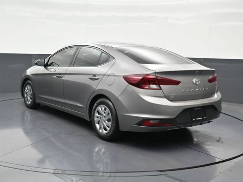 Used 2020 Hyundai Elantra SE image 3