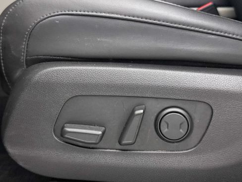 Used 2023 Kia Carnival LX FWD image 27