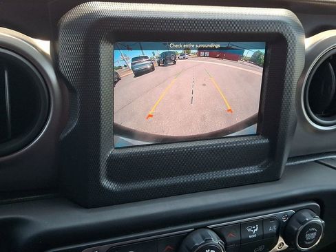 Used 2023 Jeep Wrangler Sport AWD/4WD image 19