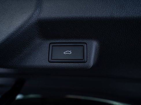 Used 2025 Volkswagen ID. Buzz 1st Edition image 55