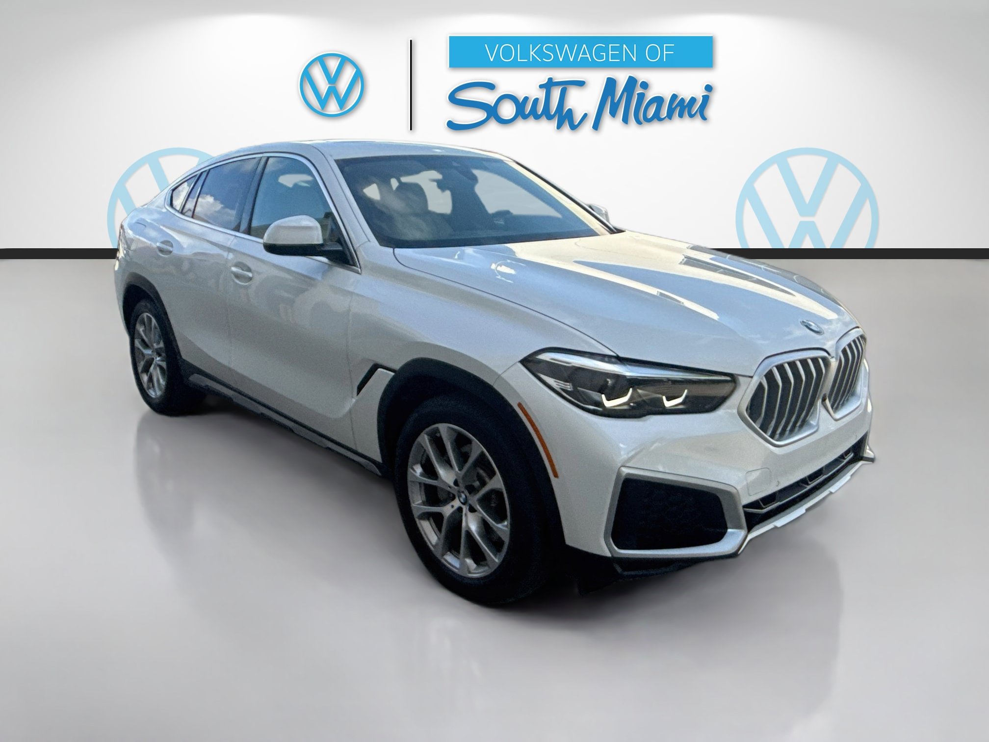 Used 2022 BMW X6 xDrive40i w/ Premium Package AWD/4WD image 1
