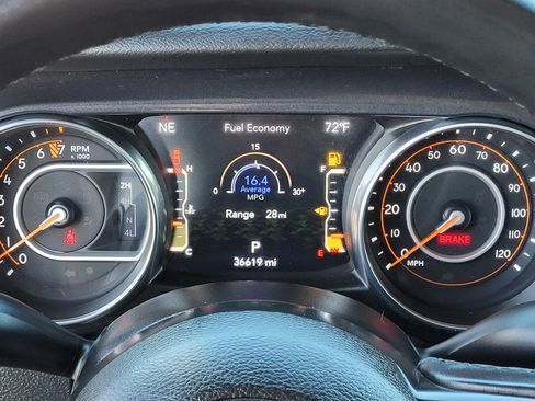 Used 2022 Jeep Gladiator Sport image 15