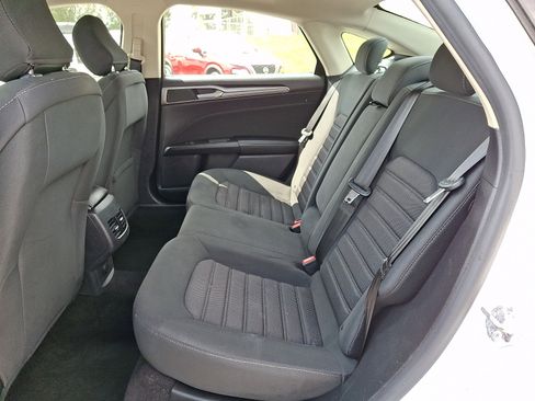 Used 2020 Ford Fusion SE FWD image 10