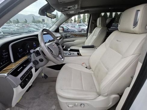 Used 2023 Cadillac Escalade ESV Sport Platinum w/ LPO, ONYX Package image 9