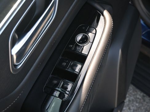 Used 2025 INFINITI QX80 Sensory image 30