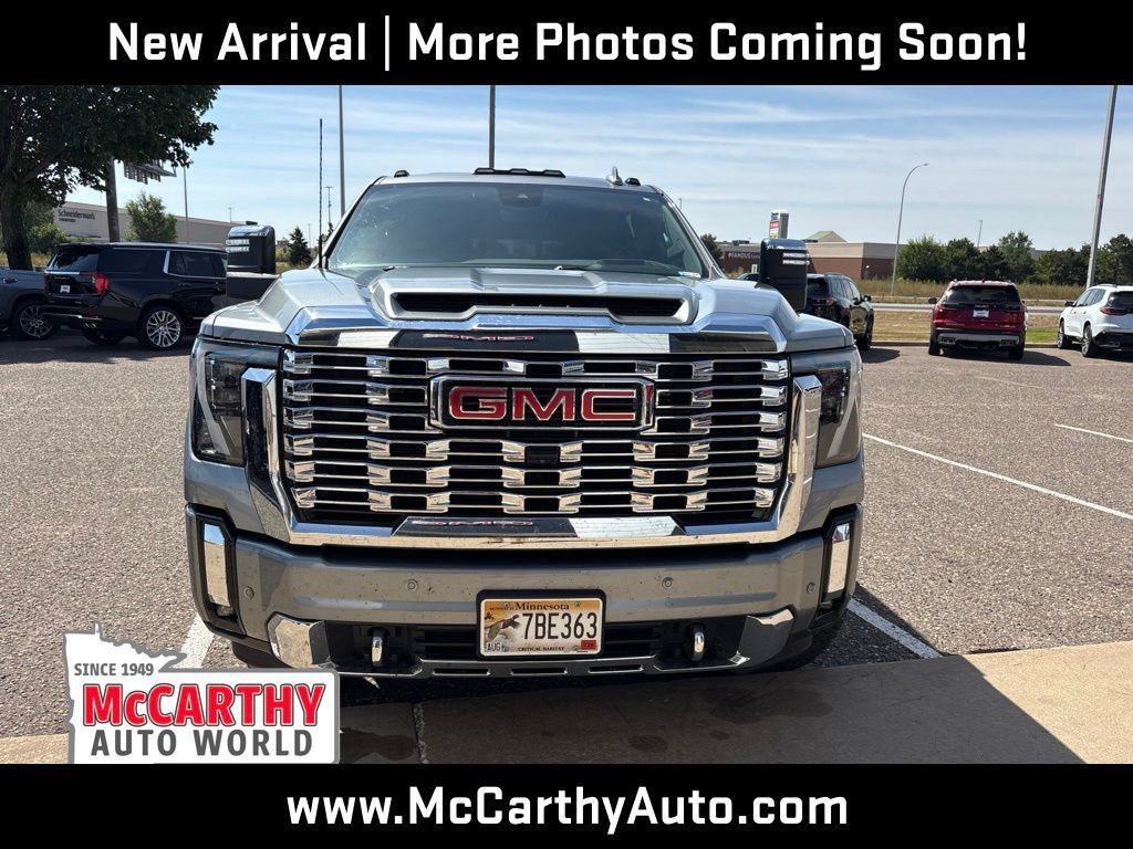 Used 2024 GMC Sierra 2500 Denali w/ Denali Reserve Package AWD/4WD image 2