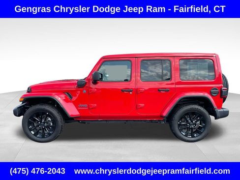 Certified 2025 Jeep Wrangler Unlimited Sahara w/ Safety Group AWD/4WD image 4