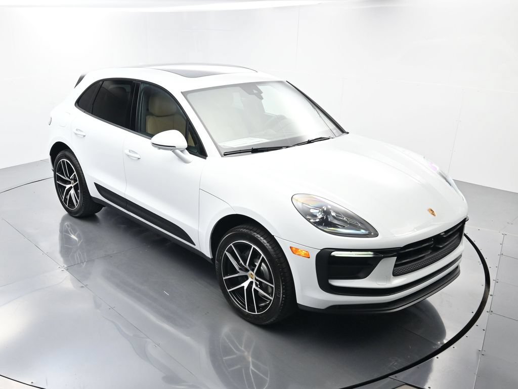 Certified 2026 Porsche Macan AWD/4WD image 42