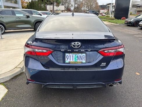 Used 2022 Toyota Camry SE image 9