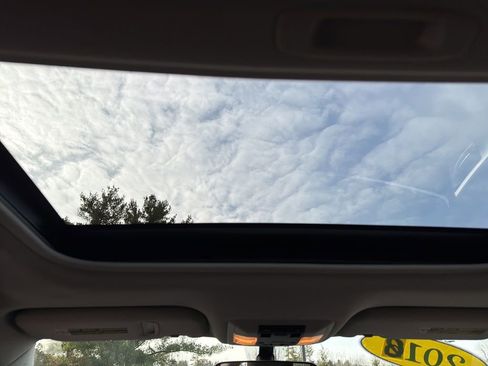 Used 2012 Lexus CT 200h image 17