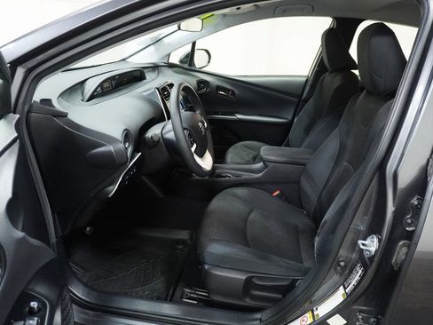 Used 2017 Toyota Prius Four image 9