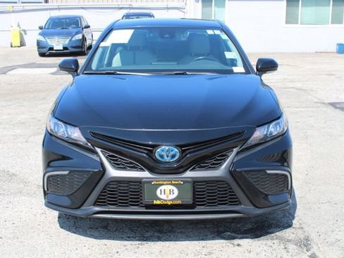 Used 2024 Toyota Camry SE FWD image 2