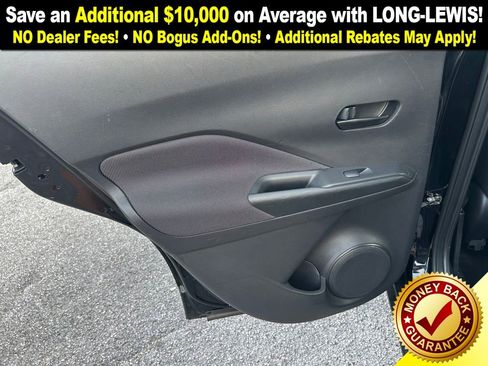 Used 2020 Nissan Kicks S image 18