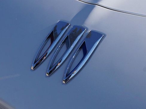 Used 2025 Buick Encore GX Avenir w/ Avenir Technology Package image 11