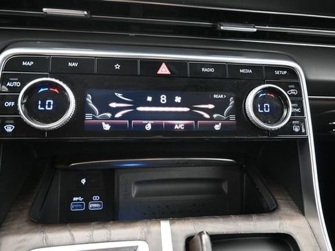 Used 2024 Genesis GV80 2.5T AWD/4WD image 35