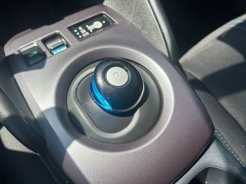 Certified 2024 Nissan Leaf S image 41