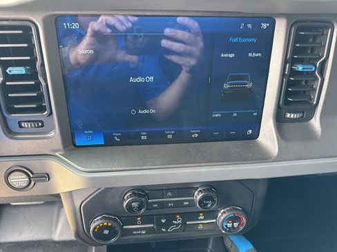 Used 2024 Ford Bronco Black Diamond image 25