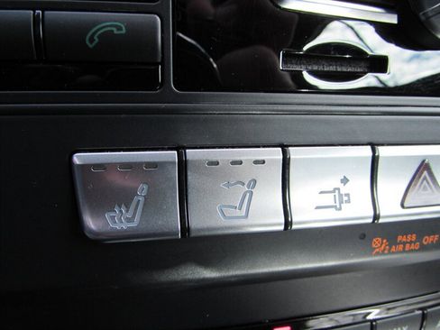 Used 2014 Mercedes-Benz E 550 Cabriolet image 25