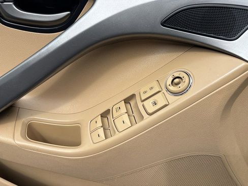 Used 2013 Hyundai Elantra GLS image 10