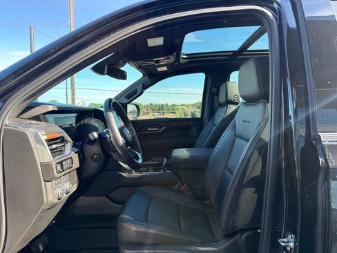 Used 2025 GMC Yukon XL Denali w/ Sun & Power Step Package AWD/4WD image 8